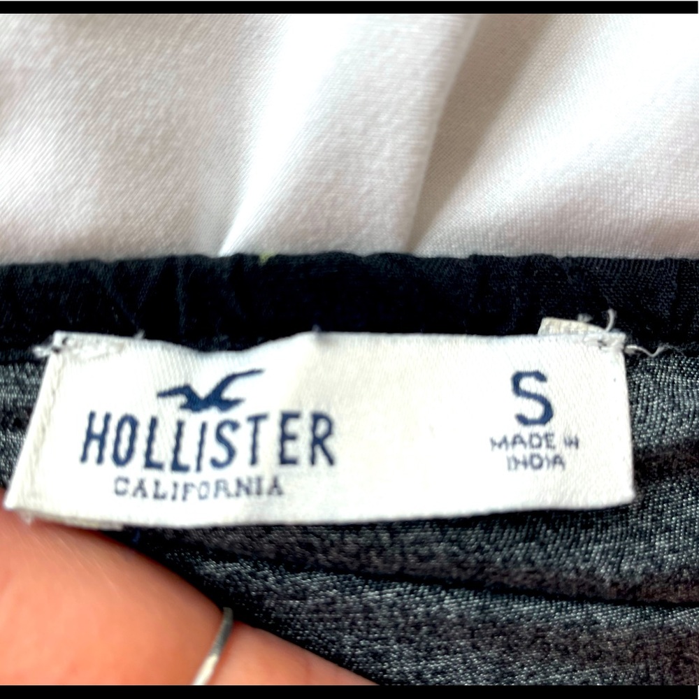 Hollister Floral Top - Picture 4 of 4